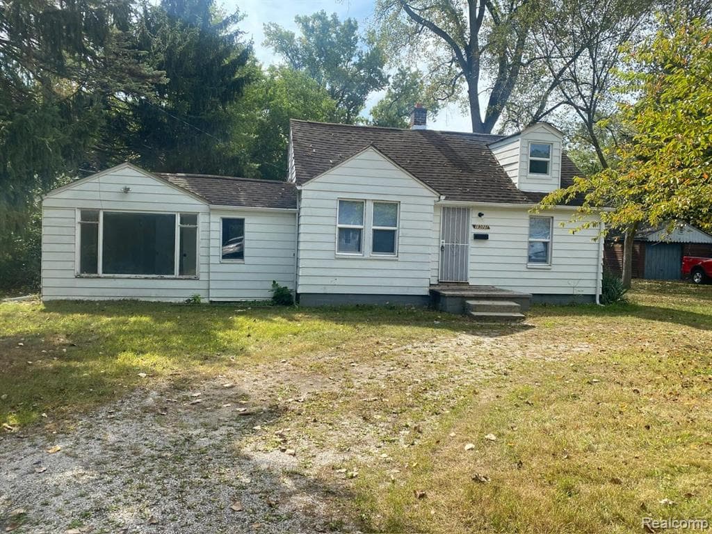 19025 Melrose Avenue