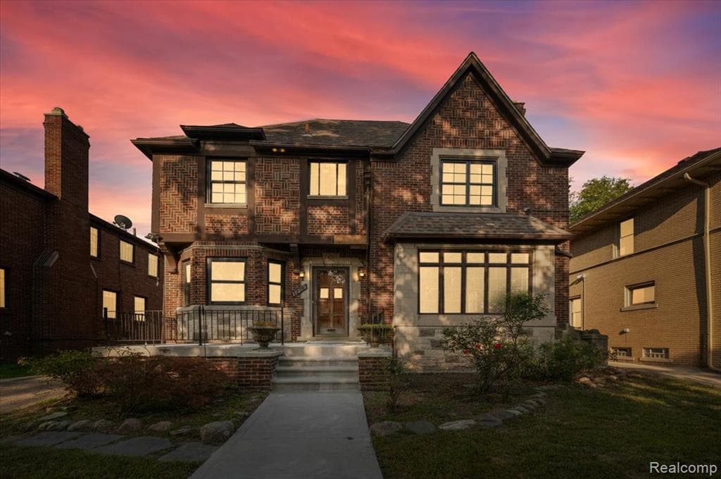 17205 Muirland Street