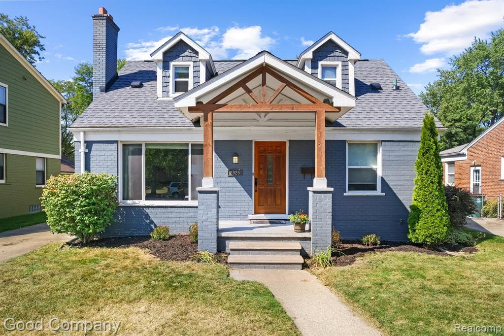 2925 Benjamin Avenue