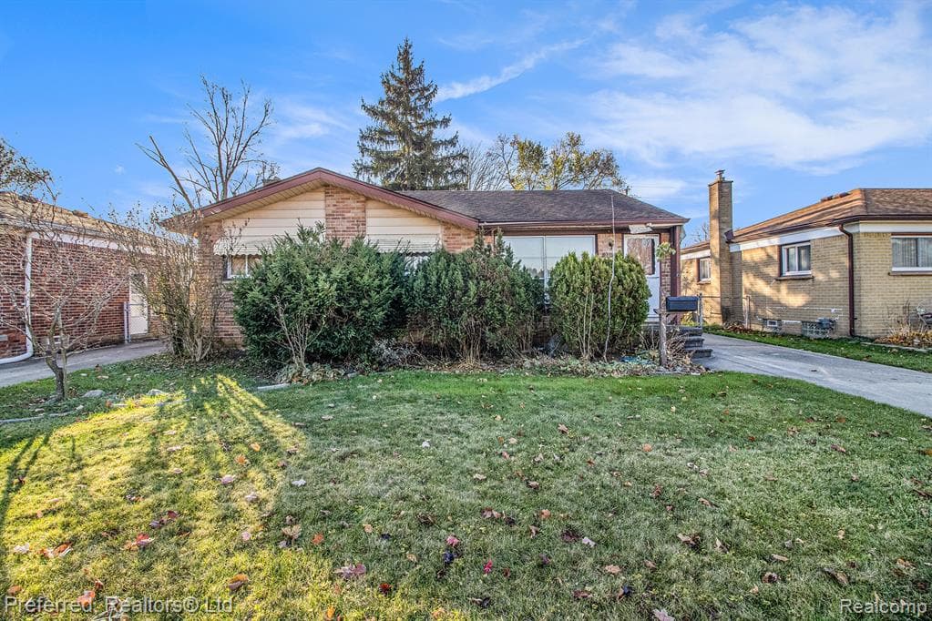 32151 Grandview Avenue