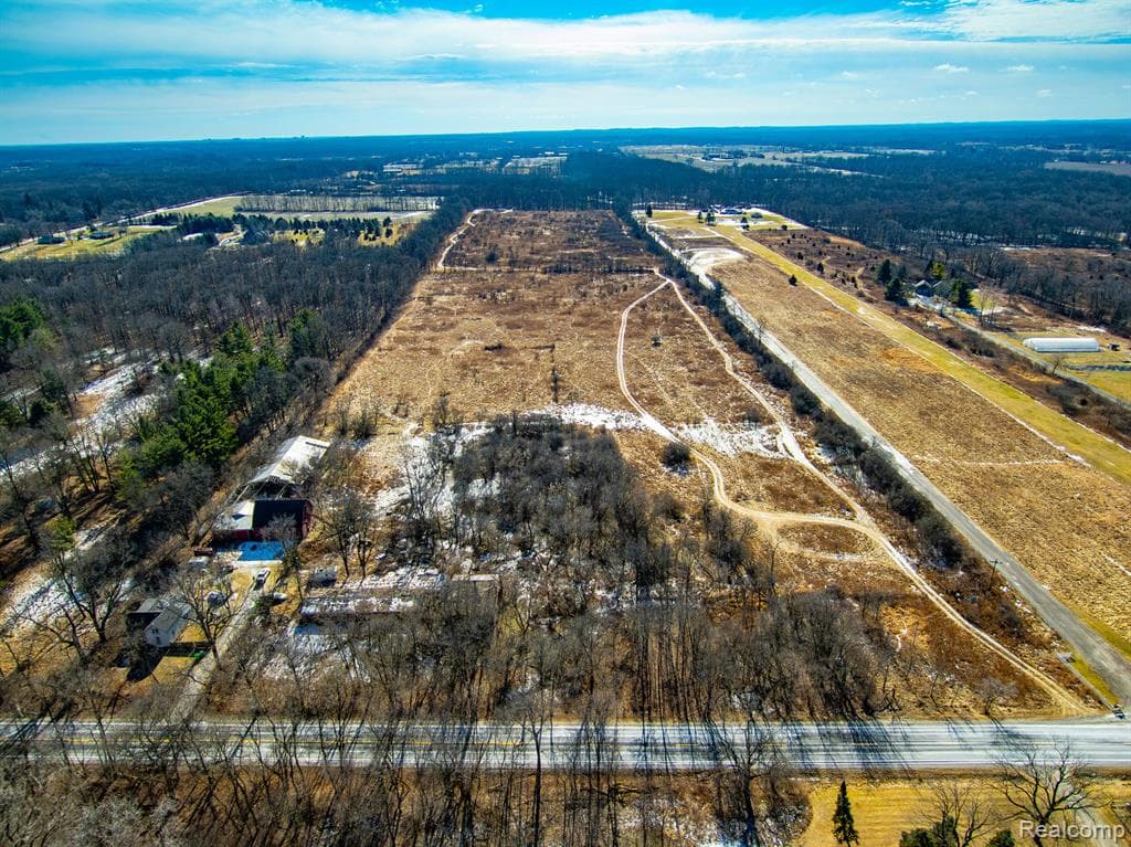 2741 N TERRITORIAL Road