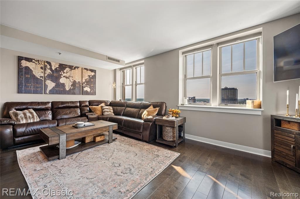 525 W Lafayette Boulevard 19A