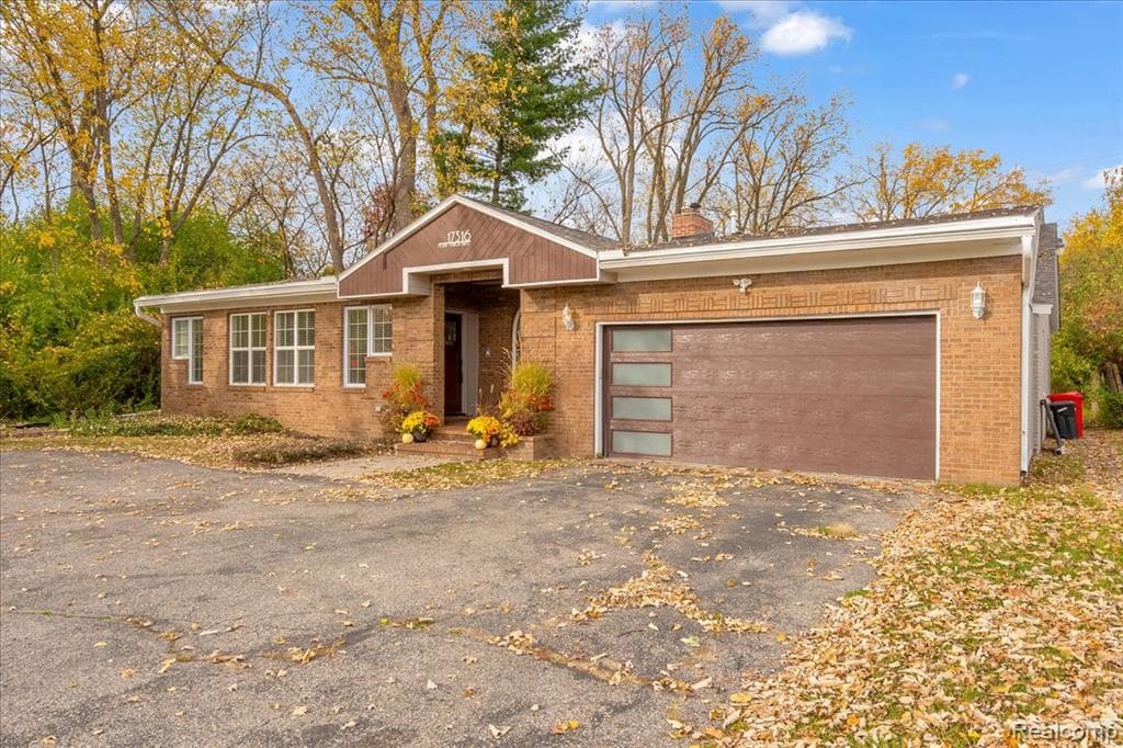 17316 Mount Vernon Street