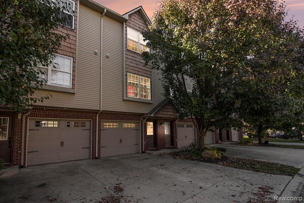 2157 Knotty Pine Trail