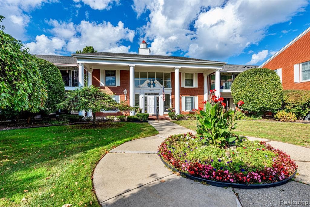 19710 W 13 Mile Road 201