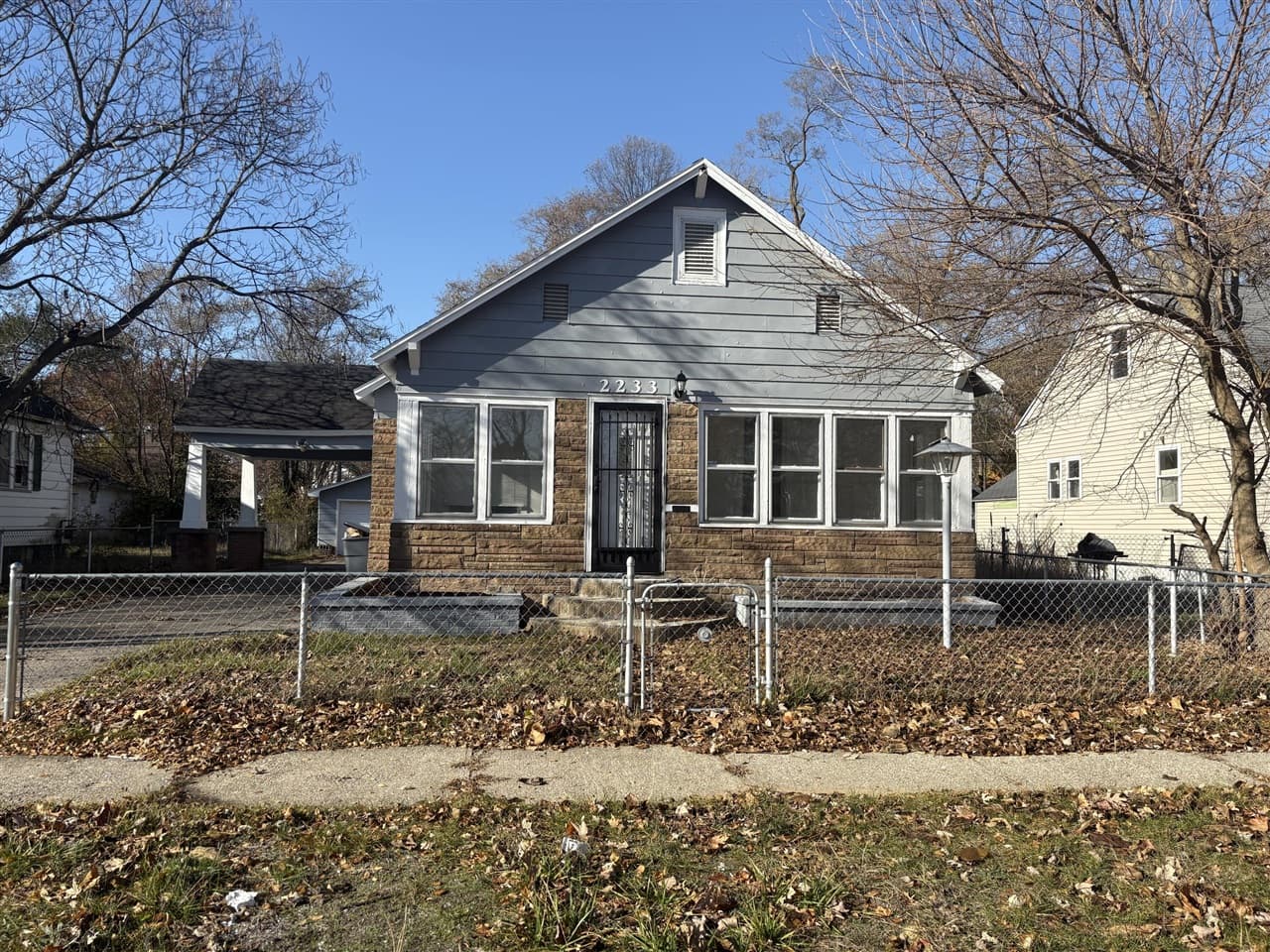 2233 Mcilwraith Street