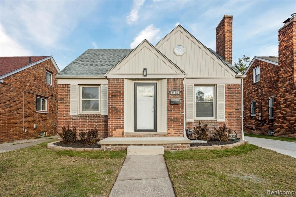 18686 Snowden Street