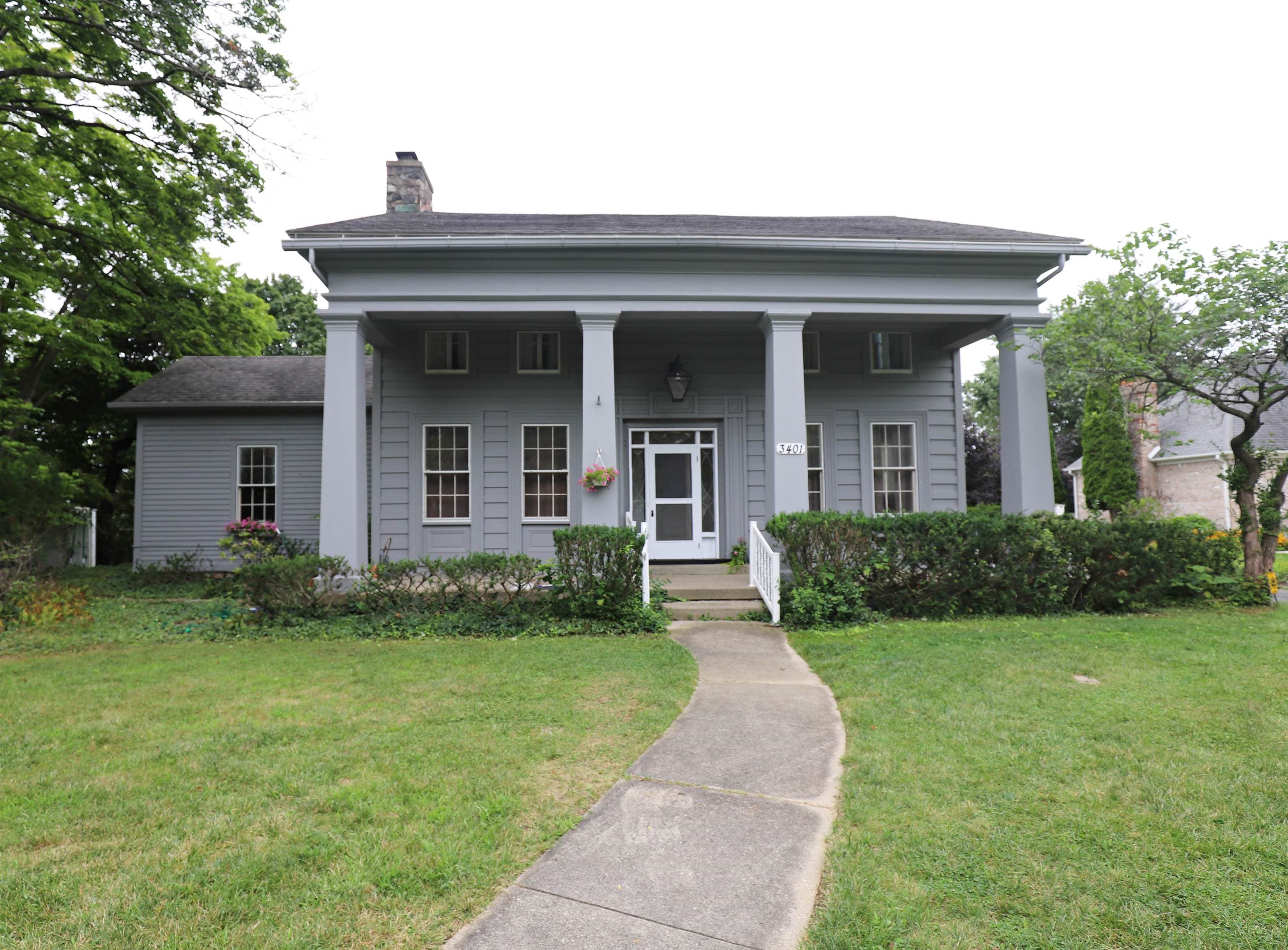 3401 Westwood Parkway