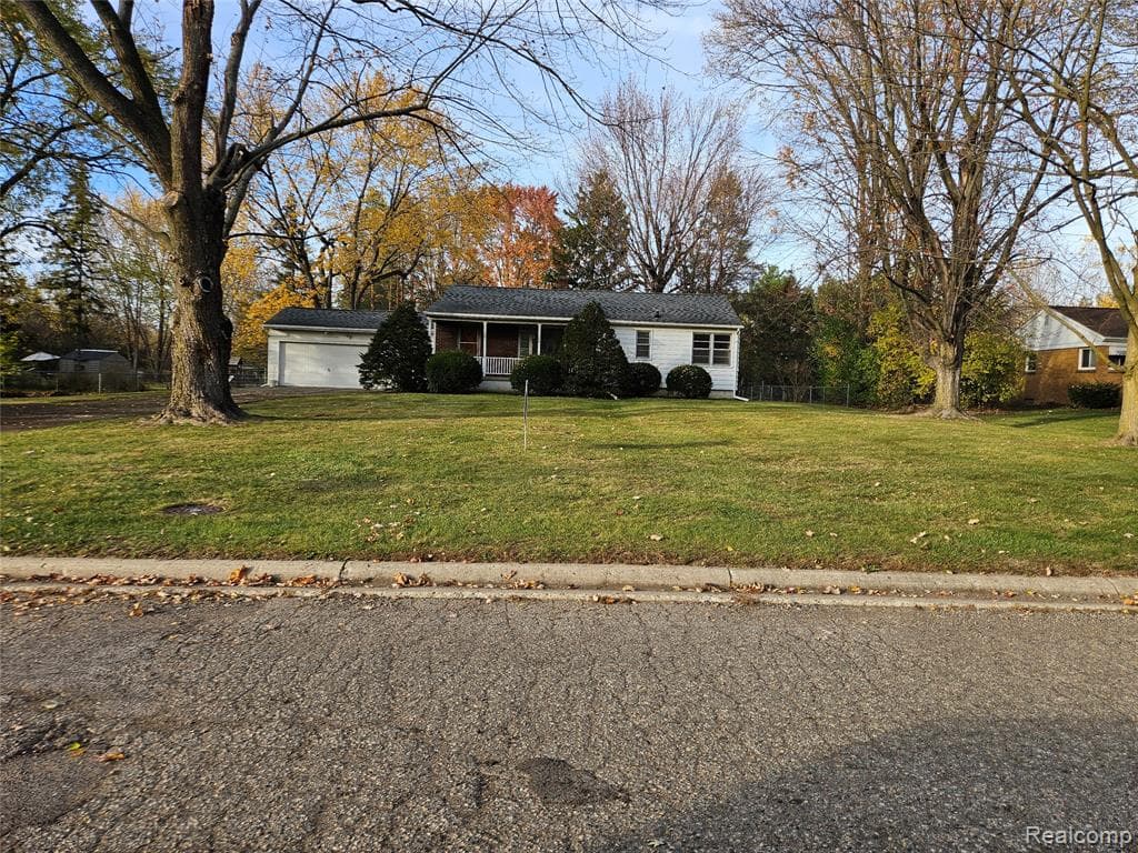 1136 W Rowland Street