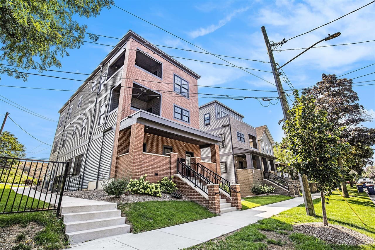 826 Fairview Avenue 4