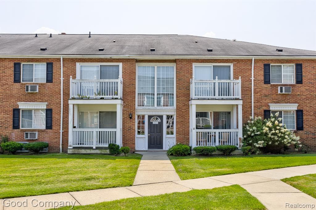 2420 Parmenter Boulevard 101