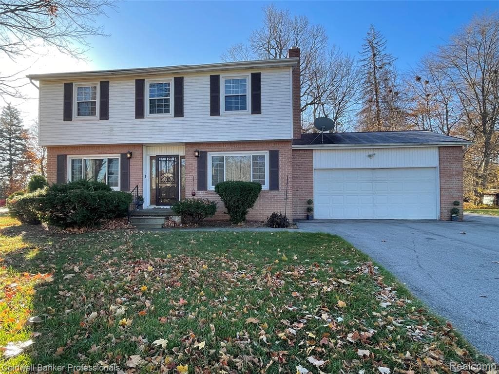 5021 Forest Side Drive