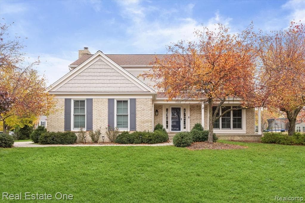 1568 Grandview Drive