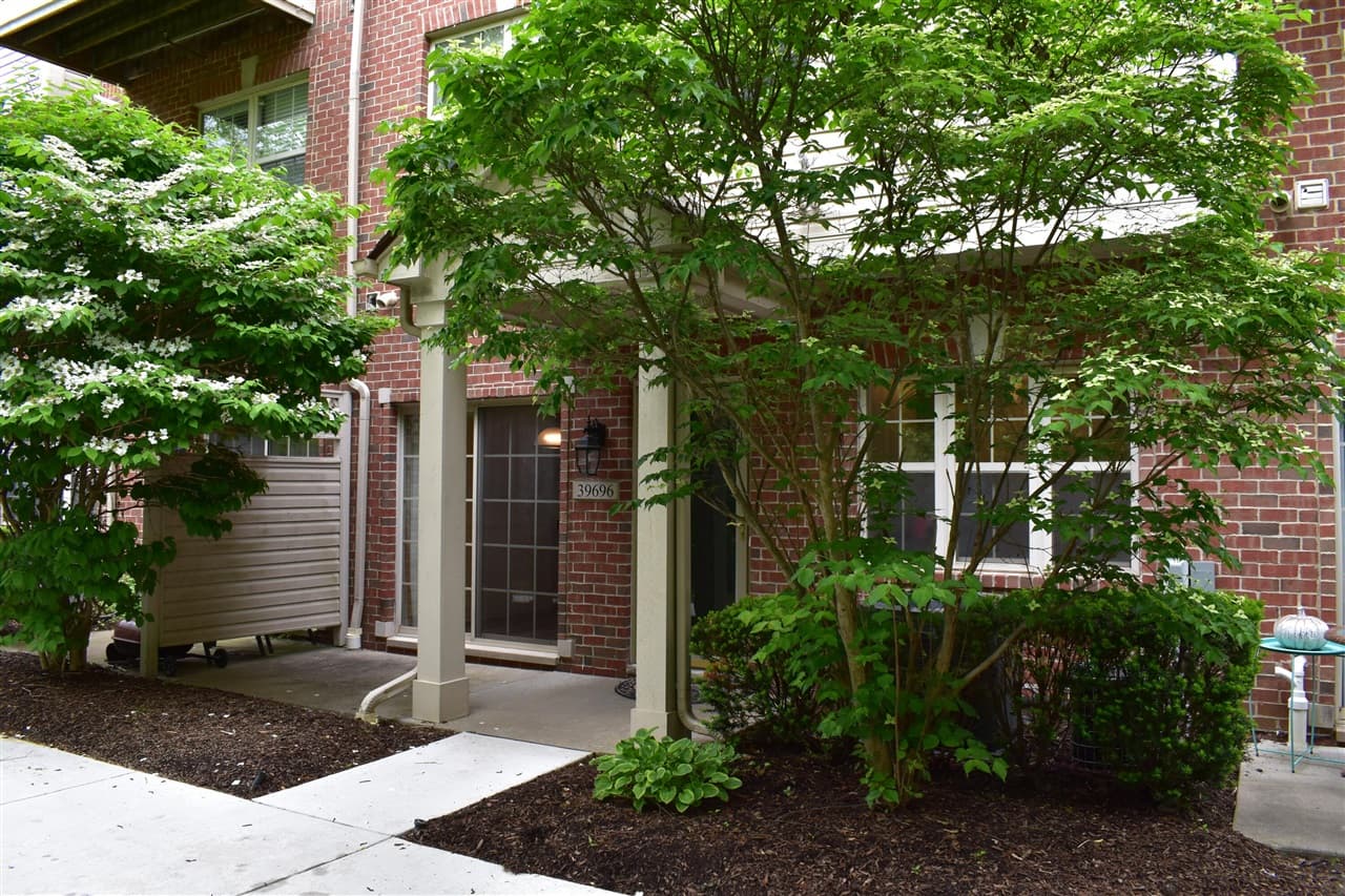 39696 Rockcrest Lane