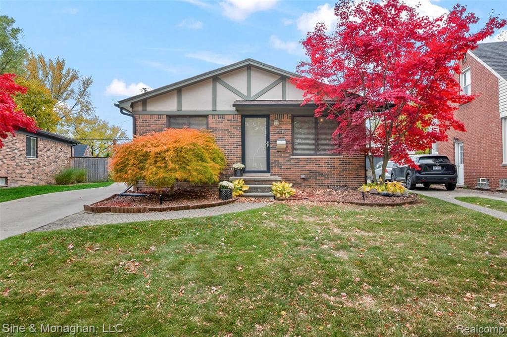 4419 Robinwood Avenue