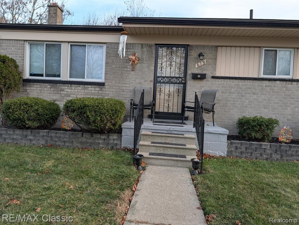 679 Linda Vista Drive