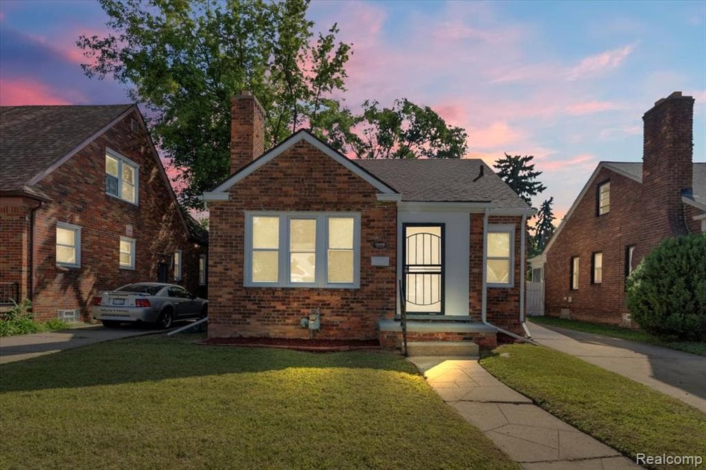 18458 Snowden Street