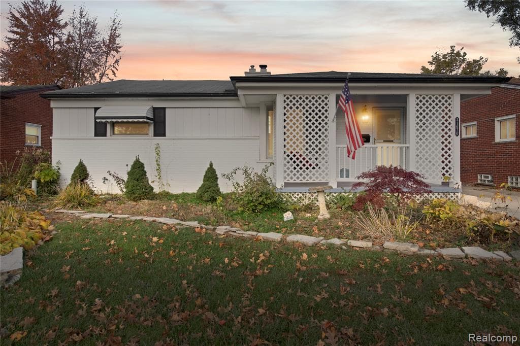 31670 Mackenzie Drive