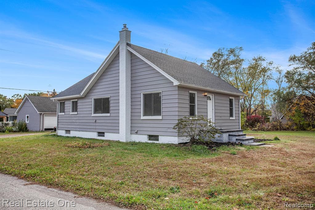 5251 Pontiac Lake Road