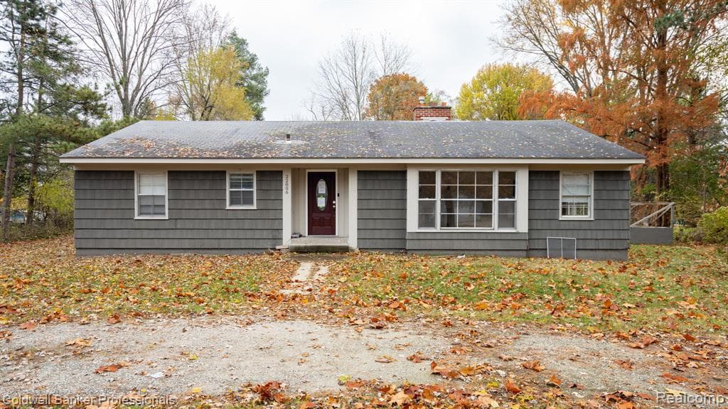 22806 Carleton Avenue