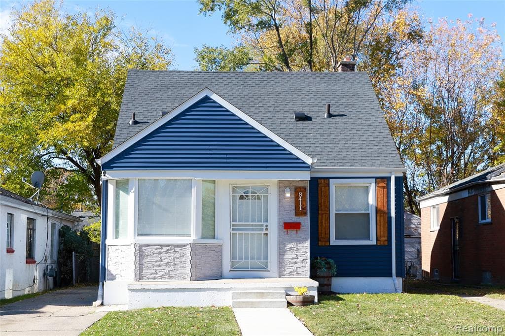 8411 Plainview Avenue