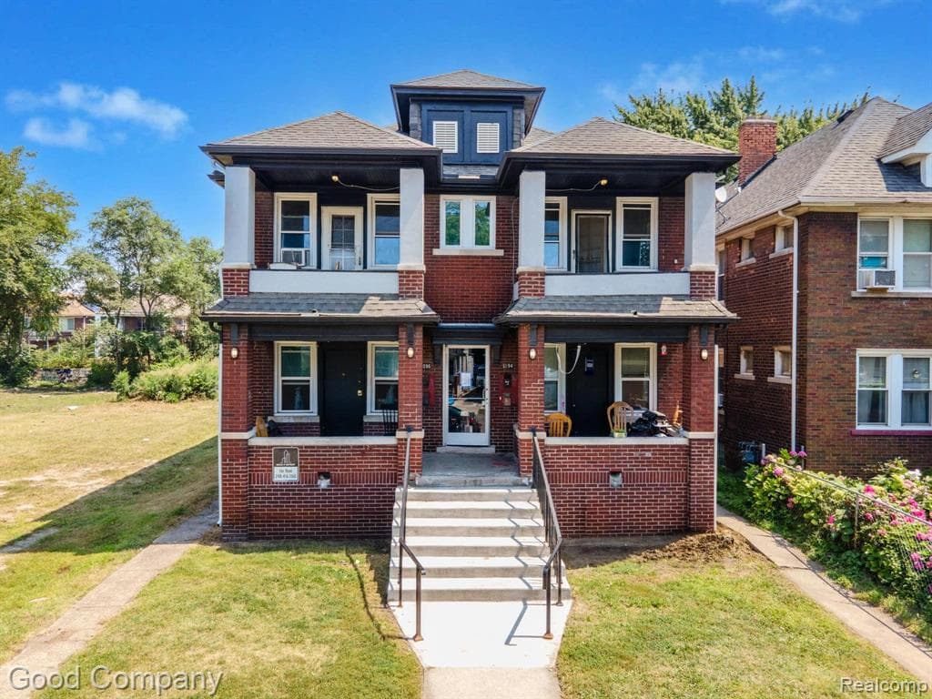 1094 Waterman Street