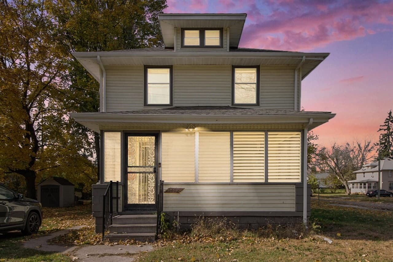 1402 Carl Breeding Way