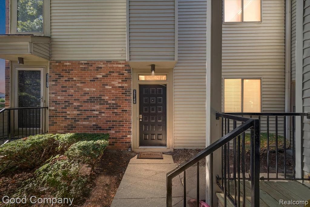 22140 Indian Creek Drive