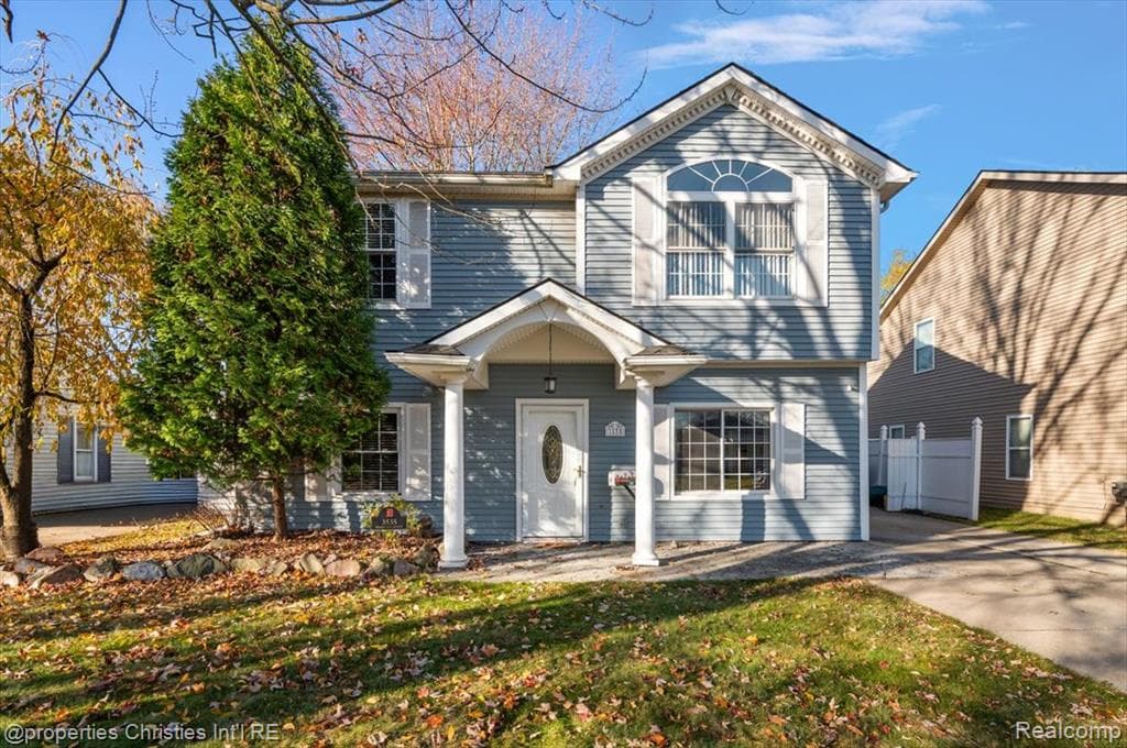 3535 Woodland Avenue