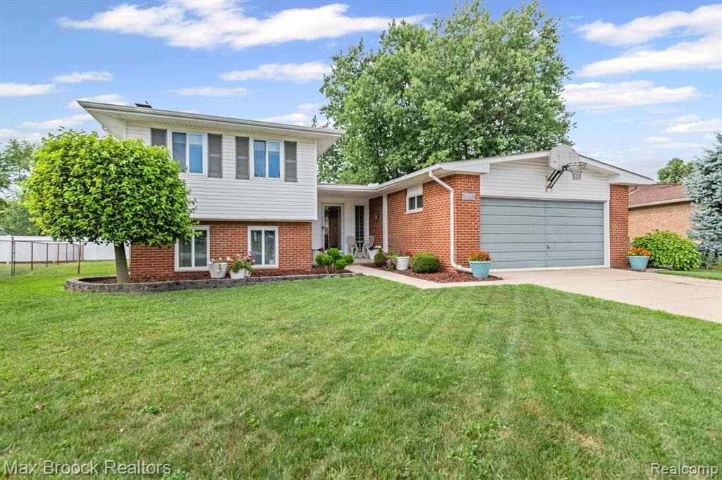 44018 Bannockburn Drive