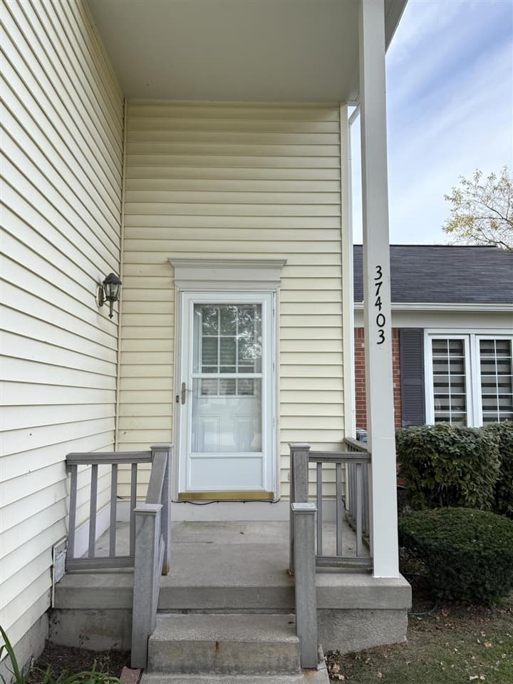 37403 Stonegate Circle